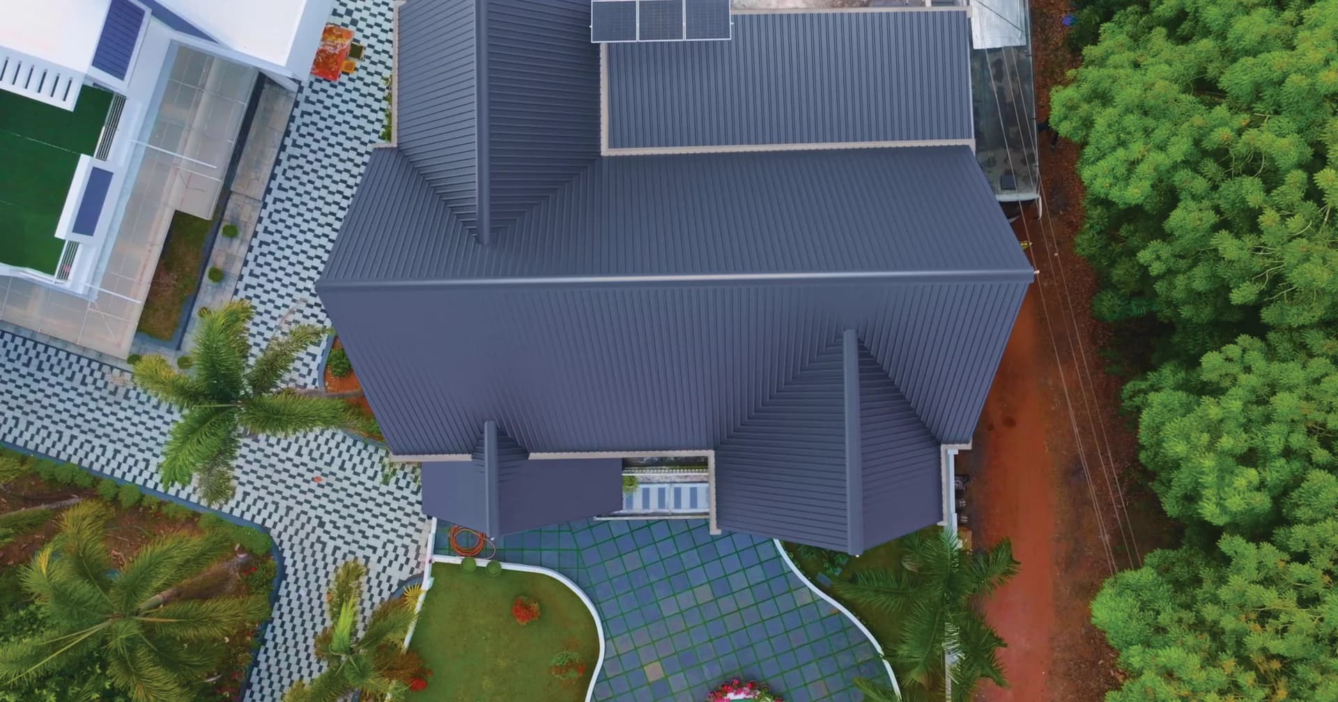 About Luxume - Premium steel roofing solutions